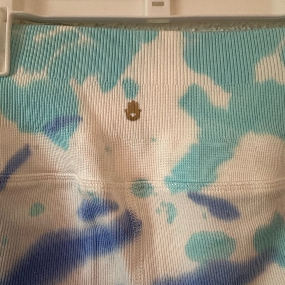 Spiritual Gangster Blue and White Tie-Dye Leggings - Picture 3 of 7